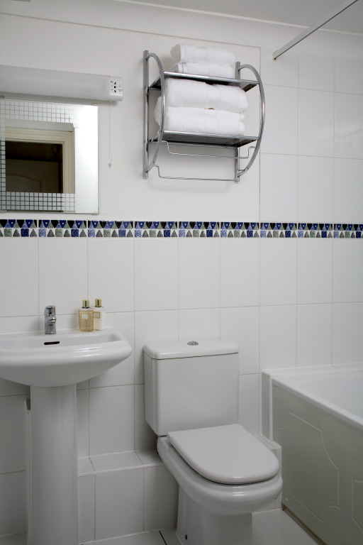 Basingstoke Apartments - Westlands House, City Centre, Home-From-Home