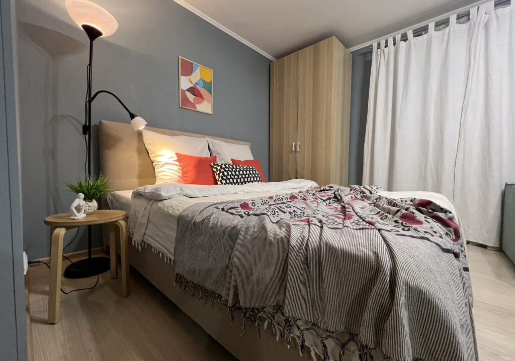 Квартира Art Room в минуте от метро Молодежная