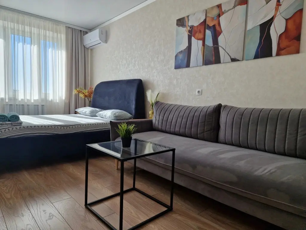 Квартира Виталий HouseRent Трёхкомнатная по ул. Рината Галеева, 31