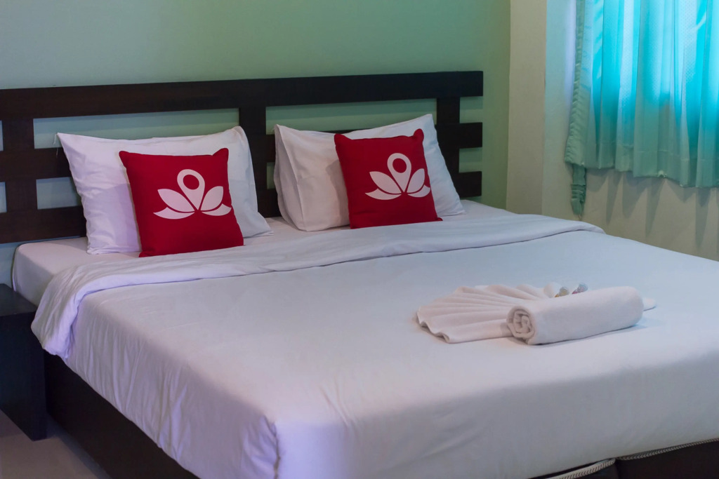 Отель ZEN Rooms Mahachai Khao San