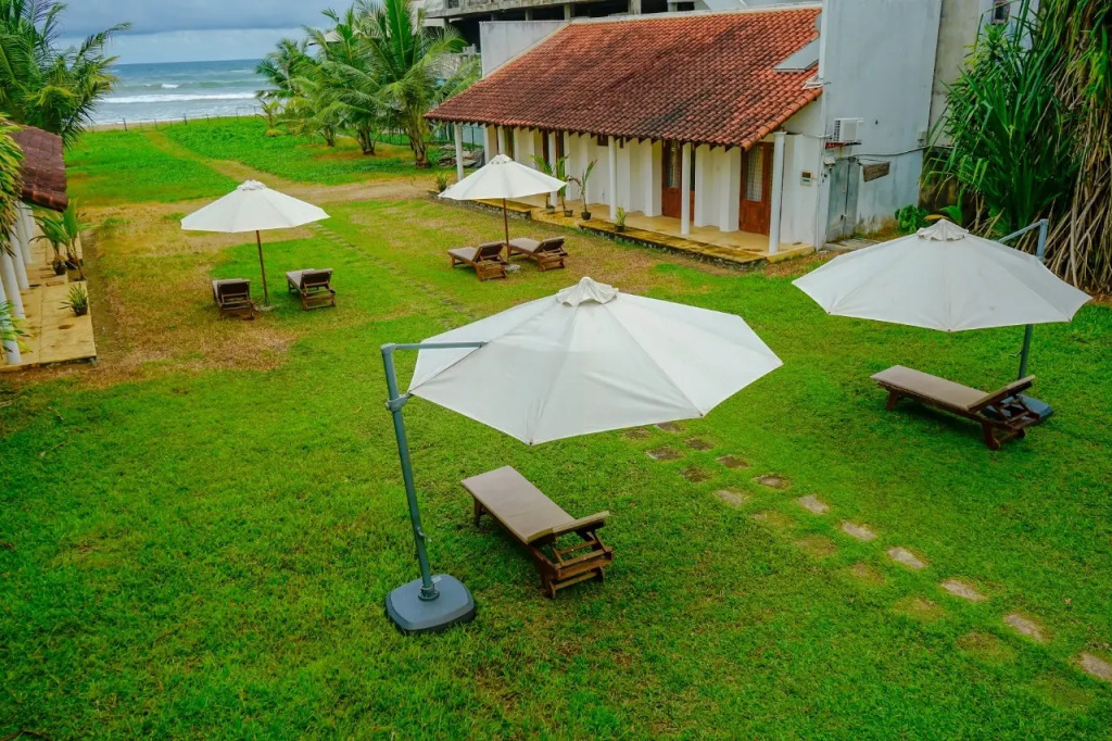 Отель Muthumuni Ayurveda Beach Resort