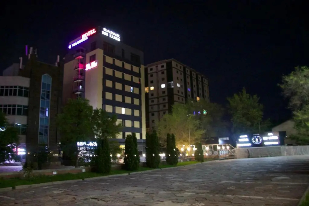DeLuxe PLAZA