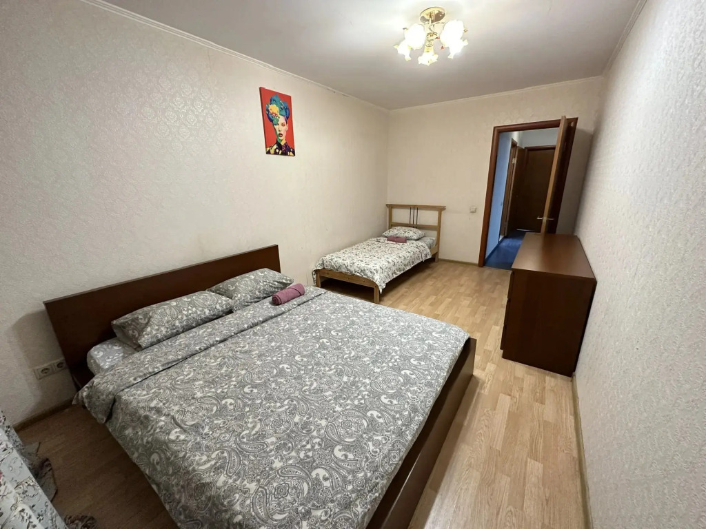 Квартира трехкомнатная на Лунной 5