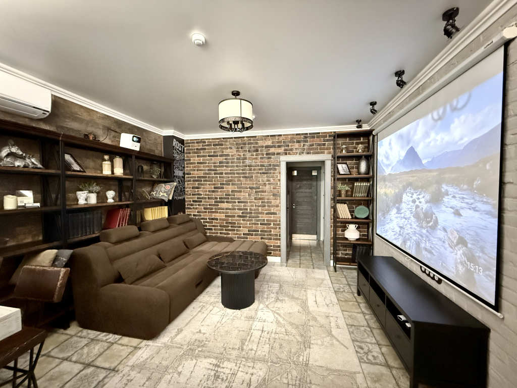 Loft Apartments с пректором и терассой