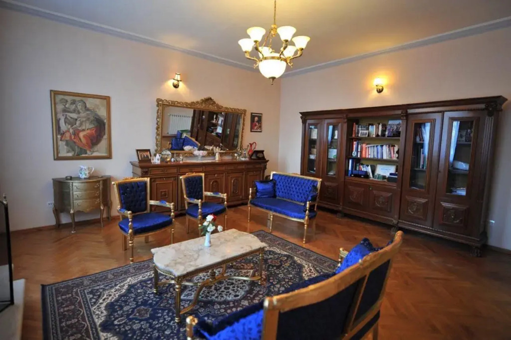 Rose Garden Hotel