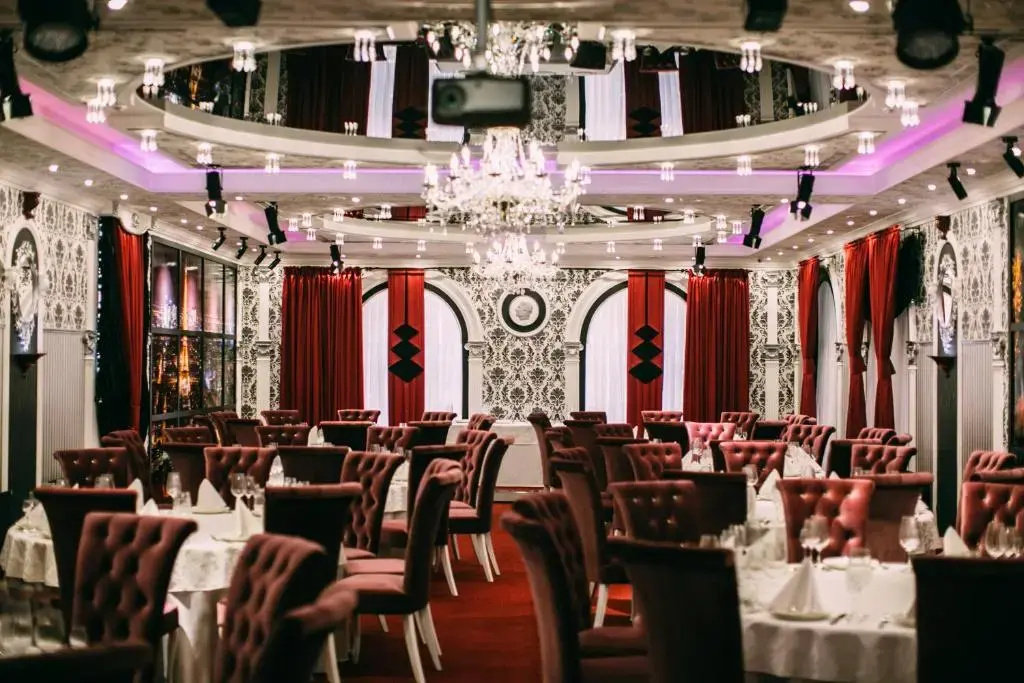Отель Caesar Royal Palace