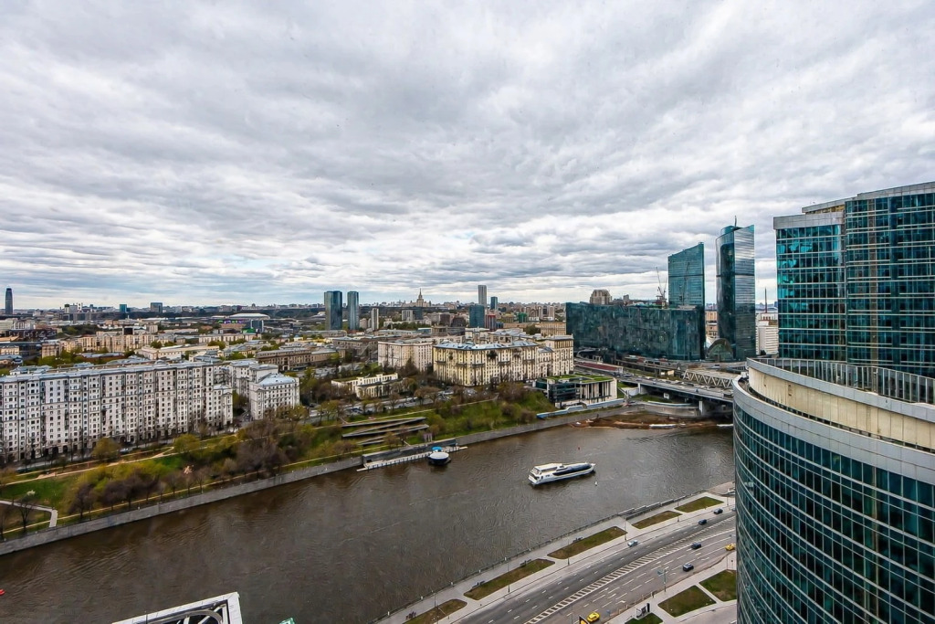 Апартаменты в Москва-Сити на 25 Этаже с Видом на МГУ