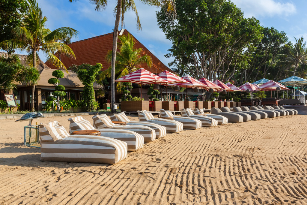 Puri Santrian Beach Resort And Spa