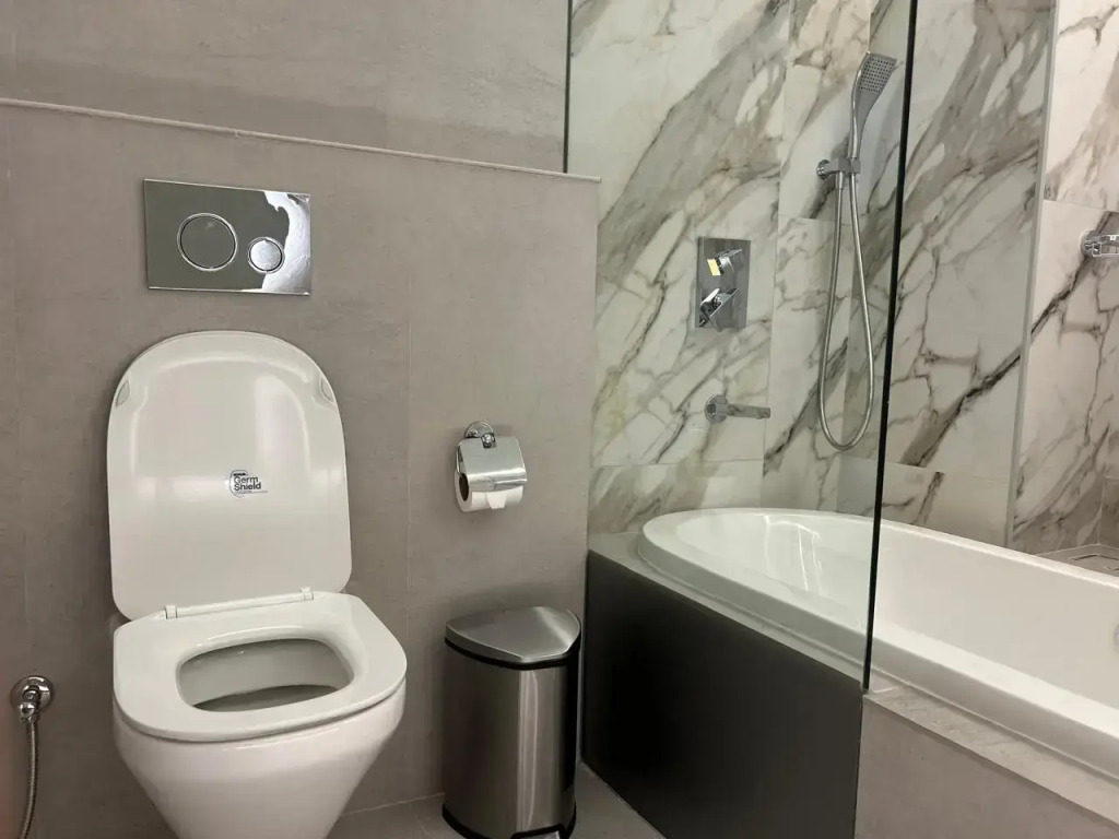Casa Royale Vacation Homes - Dubai Marina Deluxe 1BR with Partial Marina View