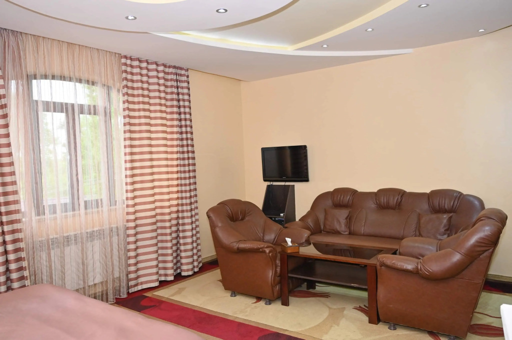 Mayisyan Kamurj Hotel