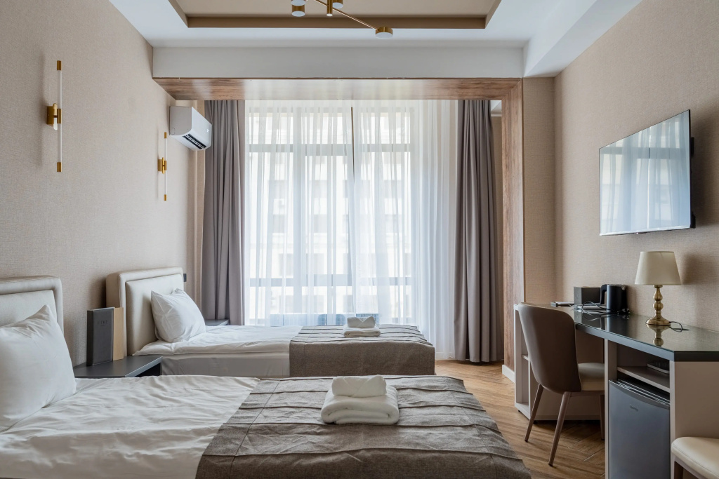 Five Hotel