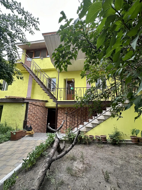 Li Yes Yerevan hotel