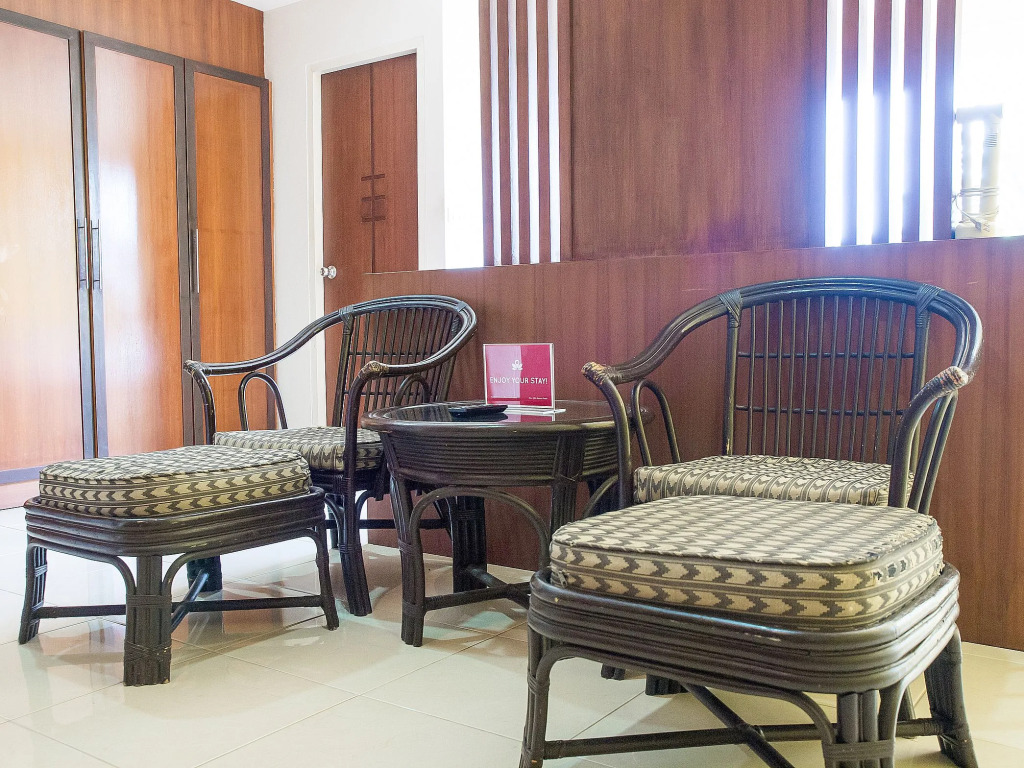 Отель ZEN Rooms Chaofa East Road