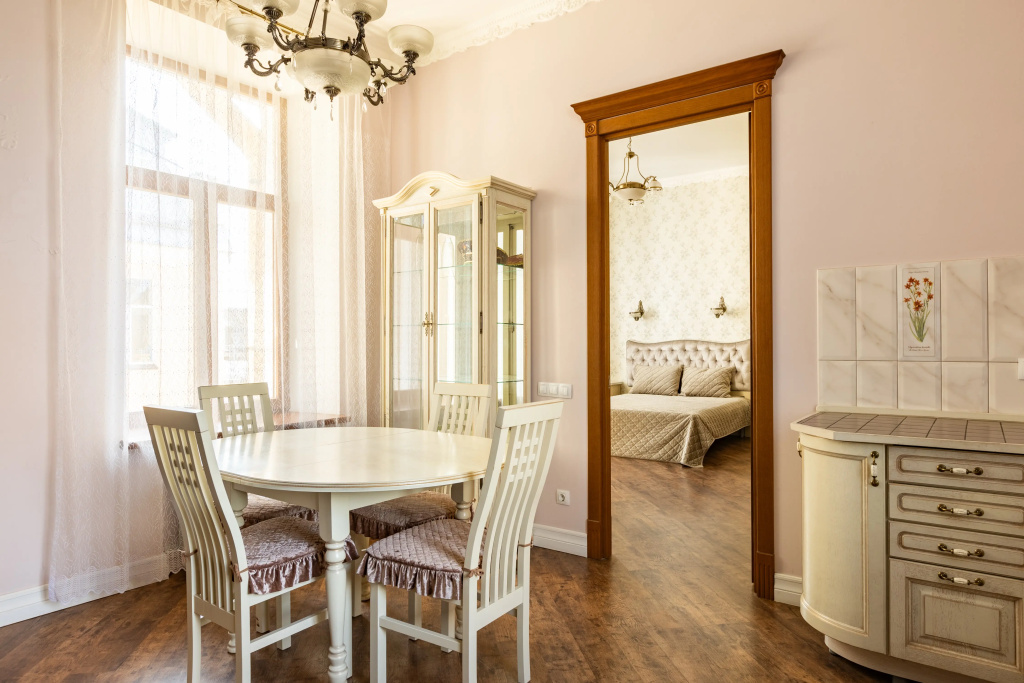 Квартира 120 м² на Невском проспекте, 3 изолированные комнаты, центр