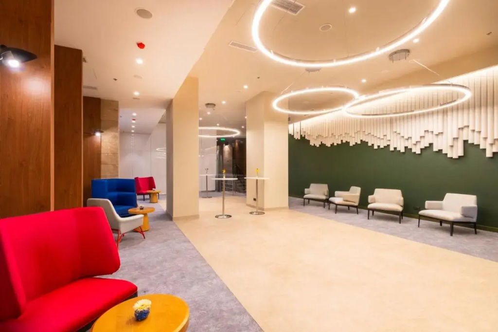 Holiday Inn Yerevan - Republic Square by IHG