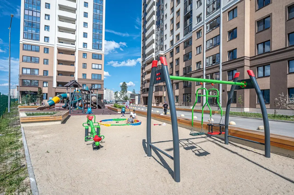 109 Alekseya Latyshova 1 Apartments