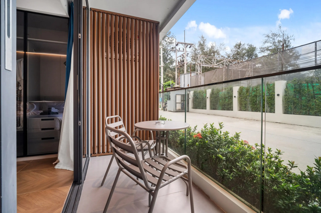 Апартаменты Resort Stylish Beachfront Studio A110 Layan