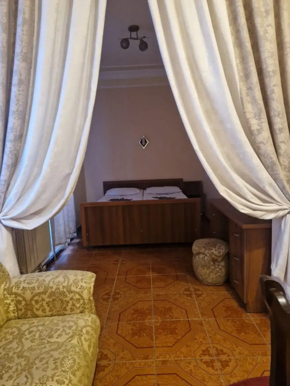 Отель Дина