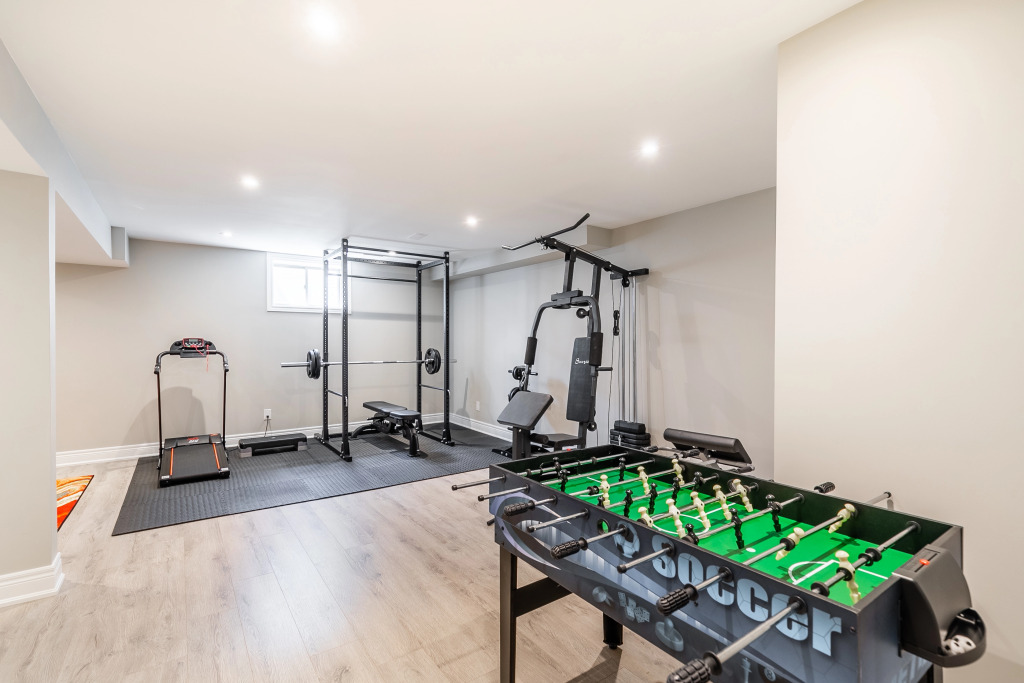 Частный Дом Globalstay 20 Ppl 5BR Townhome on the Lake HotTub Gym BBQ