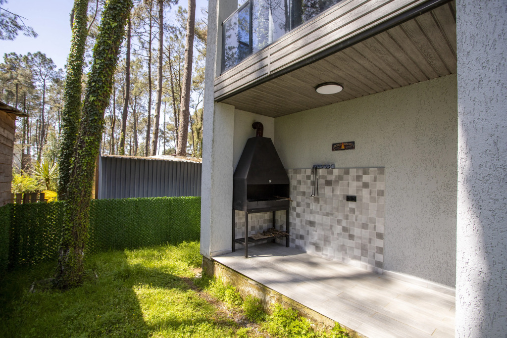 Частный дом Magnetoria 3 BR W Private Yard and BBQ
