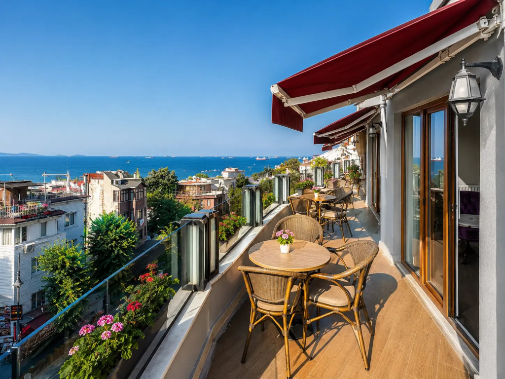 GLK PREMIER The Home Suites & Spa