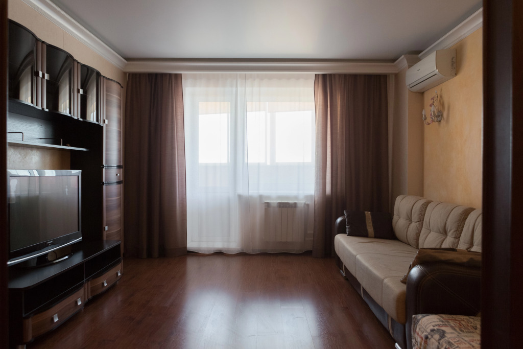 Bulvar 60-Letiya Pobedyi 10 Apartments