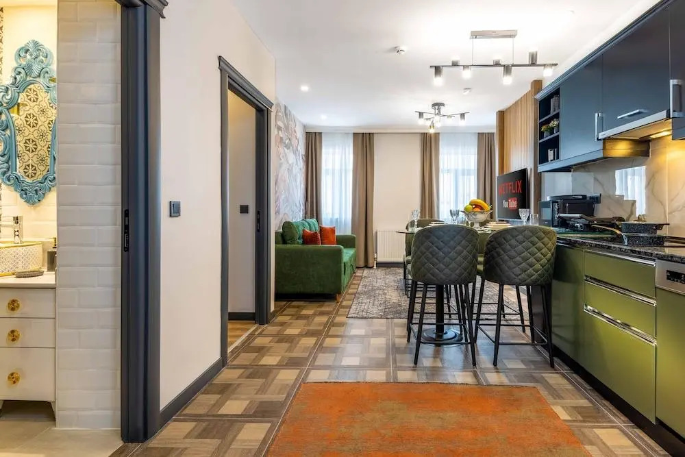 Отель BayMari Suites City Life