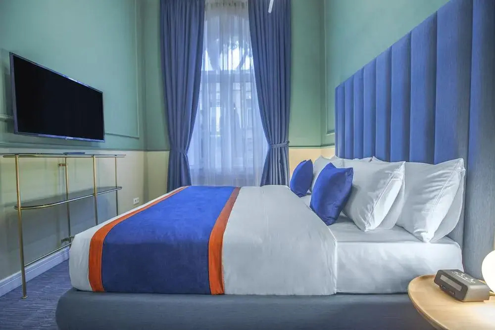 Отель Heritage Hotel & Suites