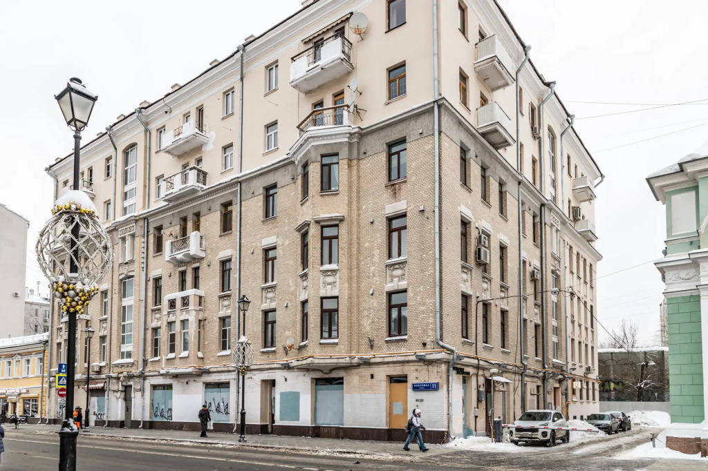 Квартира 4х комнатная  с парковкой возле Кремля