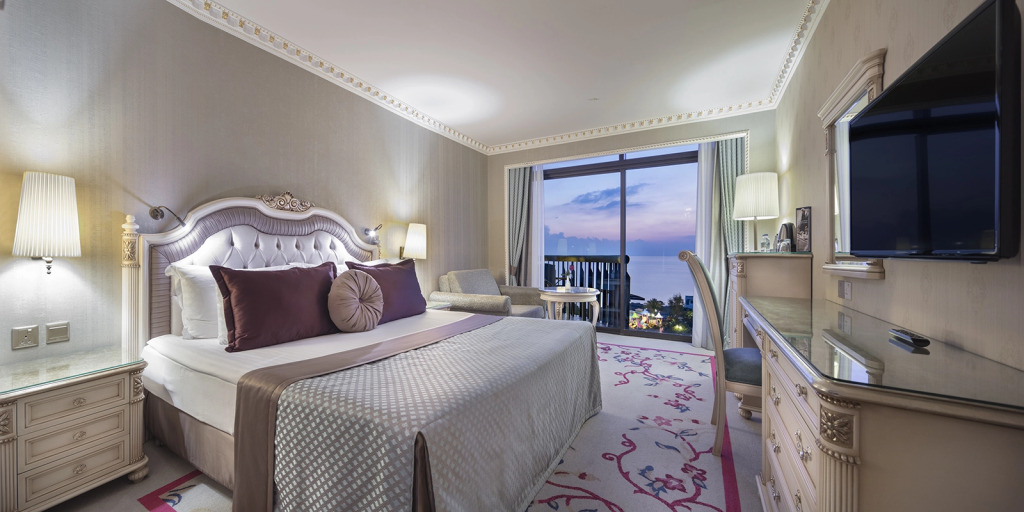 Отель Merit Crystal Cove Casino & SPA