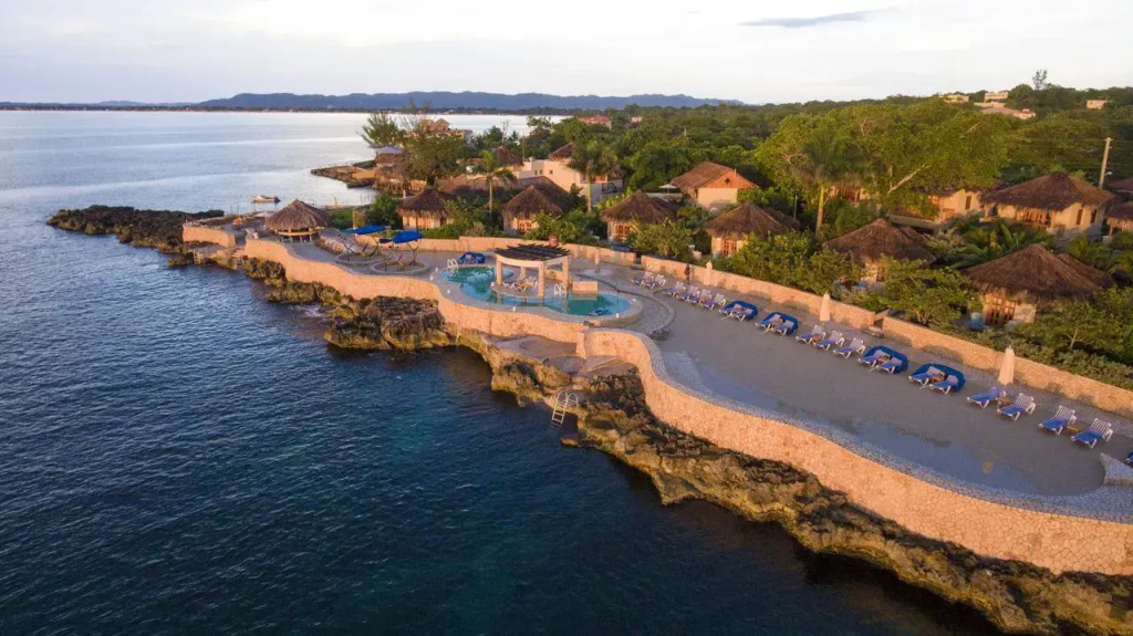 Ocean Cliff Hotel