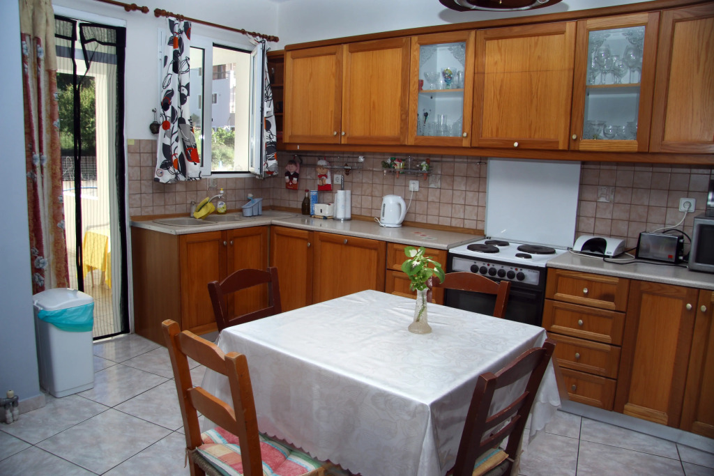 Menelaos Family Apartments