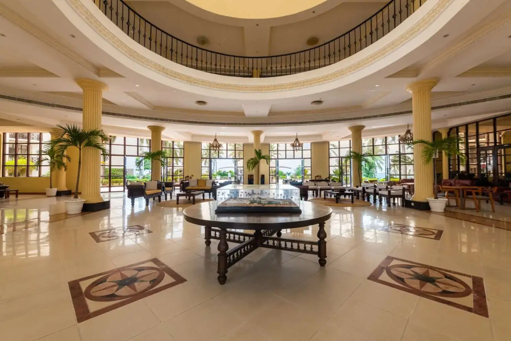 Отель Golden Tulip Dar Es Salaam