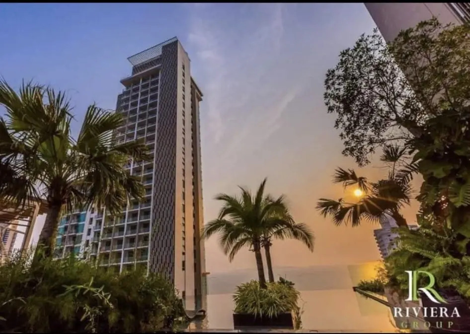 The Riviera Wongamat Hong Apartment