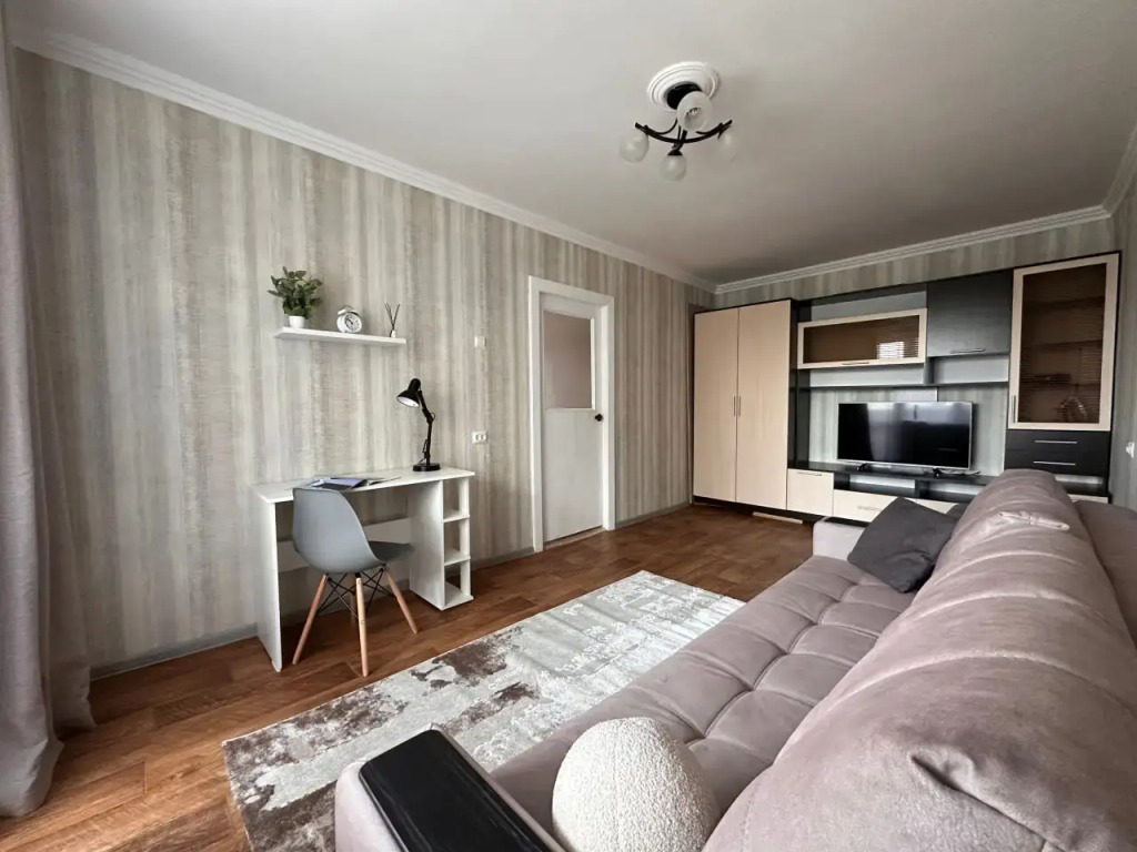 Apartament 52 на улице Челюскинцев 15