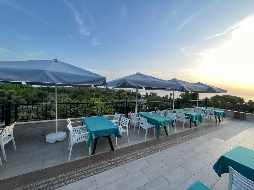 Beachway Hotel