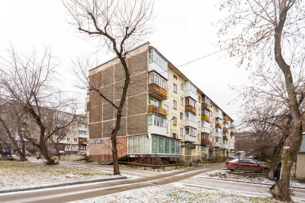 Квартира Уютная Трехкомнатная на Крисанова 27
