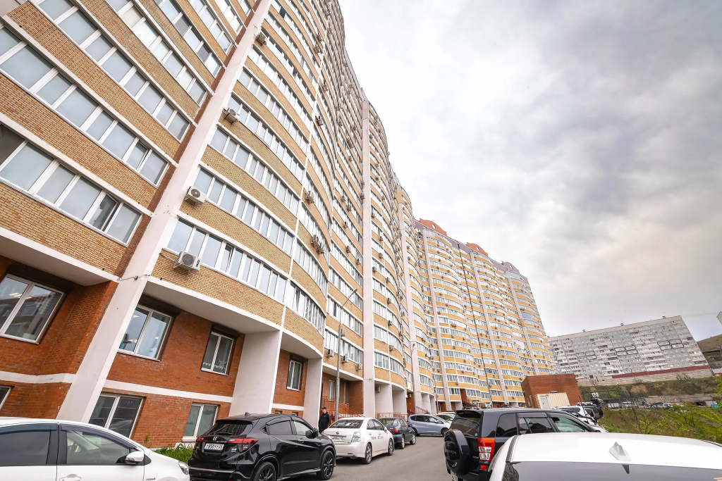 Апартаменты TopHouse на Черняховского 9 трехкомнатные