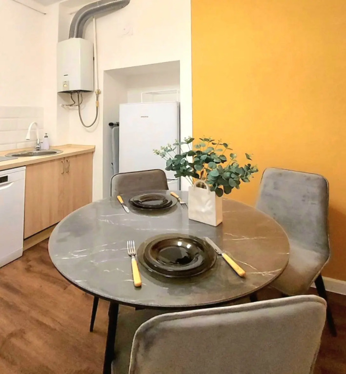 Квартира RoomyRoom Самоцвет