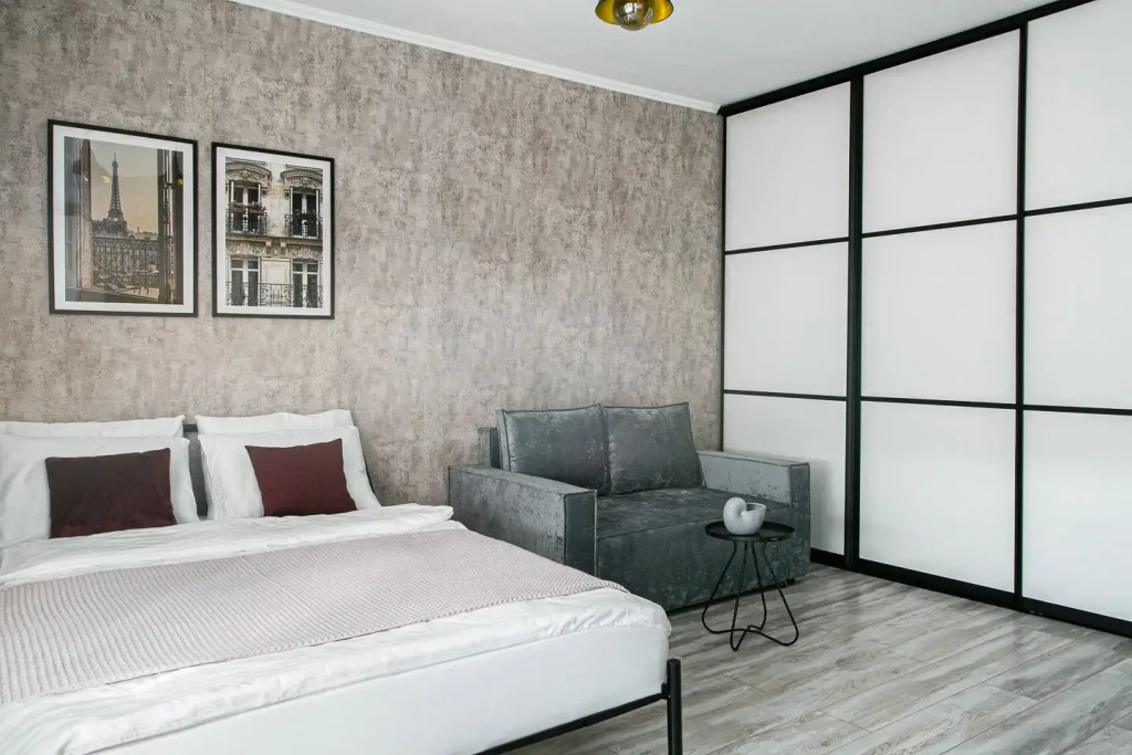 Апартаменты MyHomeYourHome на Переведенской д4 к1