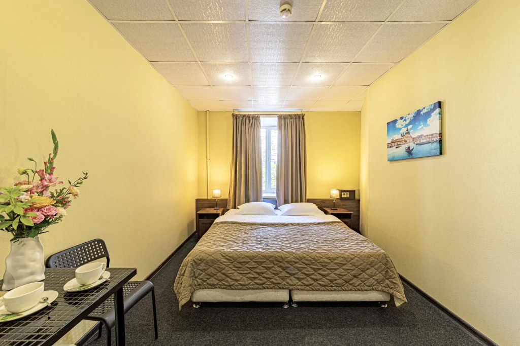 Mini-Hotel Entrance N2