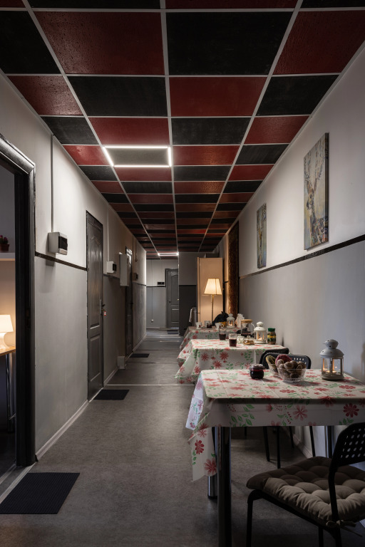 28 Hostel