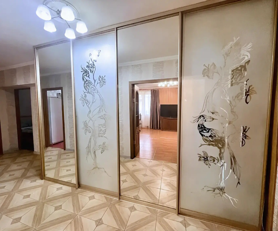 Квартира Трёхкомнатная  в Советском районе