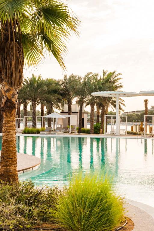 Курортный отель ERTH Abu Dhabi Hotel