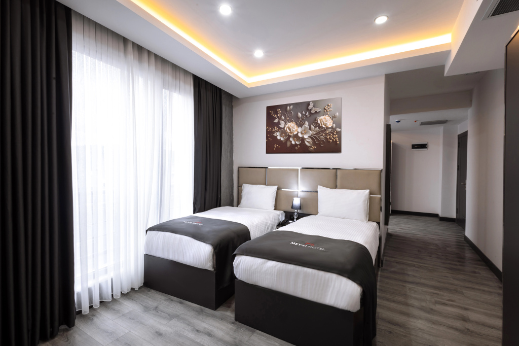 Meyzi Hotel