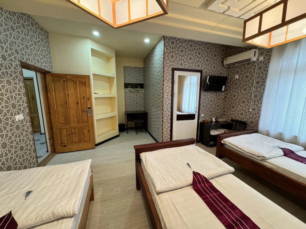Qamar Hotel