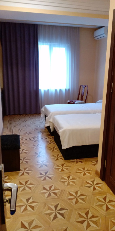 Riverside Hotel