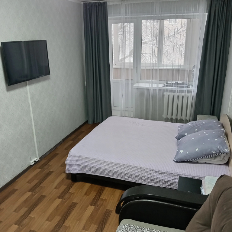 Квартира Druzhby 60