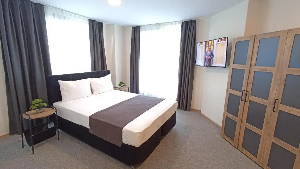 New Garden Airport Hotel & Restaurant