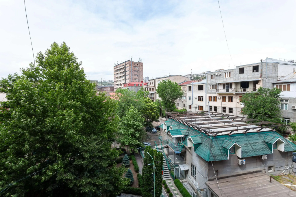 Apart-Hotel on 33 Sayat-Nova avenue